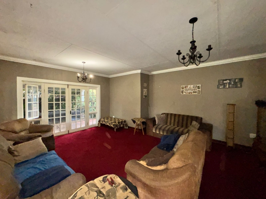 5 Bedroom Property for Sale in Flamwood North West